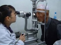 Offrir des soins médicaux spécialisés aux démunis souffrant de la cataracte Offrir des soins médicaux spécialisés aux démunis souffrant de la cataracte