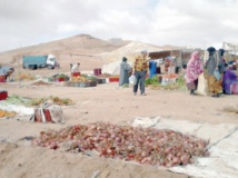 ​Affluence massive des familles aux souks et marchés de Tan Tan