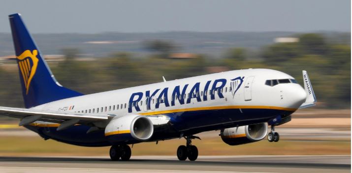 Le ministère du Transport rappelle à Ryanair ses engagements et l’autorise à opérer ses vols domestiques “exceptionnellement" pour un mois Le ministère du Transport rappelle à Ryanair ses engagements et l’autorise à opérer ses vols domestiques “exceptionnellement" pour un mois