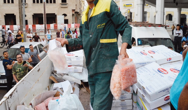 Merci Ramadan ! Les Marocains croulent sous des tonnes de produits avariés Merci Ramadan ! Les Marocains croulent sous des tonnes de produits avariés