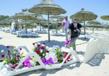 Les touristes quittent la Tunisie par milliers Les touristes quittent la Tunisie par milliers