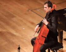 Le violoncelliste français Aurélien Pascal en concert à Dar Adiyel Le violoncelliste français Aurélien Pascal en concert à Dar Adiyel