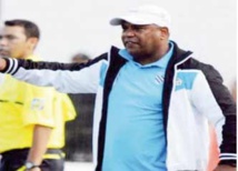 Hassan Regragui nouvel entraîneur du RCOZ Hassan Regragui nouvel entraîneur du RCOZ