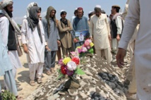 Le chef des talibans, le mollah Omar, soutient les négociations avec Kaboul Le chef des talibans, le mollah Omar, soutient les négociations avec Kaboul