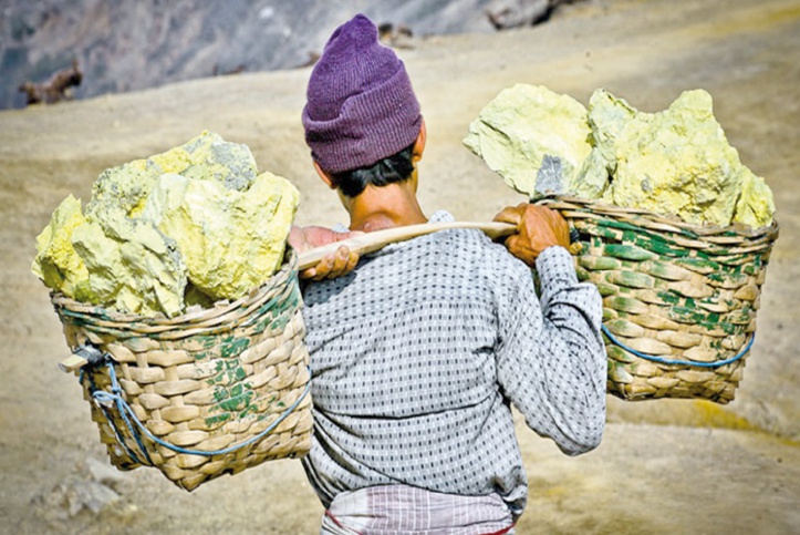 La réglementation du travail dans le sillage de la crise économique La réglementation du travail dans le sillage de la crise économique