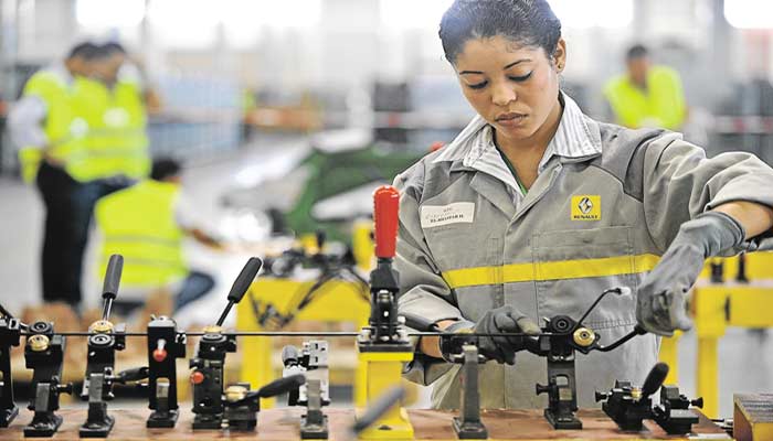 La participation féminine au marché du travail, un impératif pour le développement économique La participation féminine au marché du travail, un impératif pour le développement économique