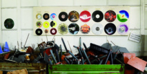 Une fabrique tchèque domine le marché mondial du vinyle avec ses machines des années 60 Une fabrique tchèque domine le marché mondial du vinyle avec ses machines des années 60