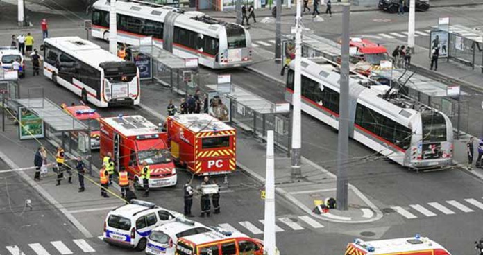 Attaque au couteau à Lyon. L'agresseur d’origine marocaine va être interné en psychiatrie Attaque au couteau à Lyon. L'agresseur d’origine marocaine va être interné en psychiatrie