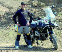 Un jeune Marocain sillonne l'Europe à moto pour la bonne cause Un jeune Marocain sillonne l'Europe à moto pour la bonne cause
