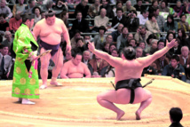 La Mongolie, l'autre poids-lourd du sumo qui bouscule le Japon