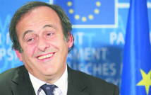 Michel Platini se porte candidat  à la présidence de la Fifa