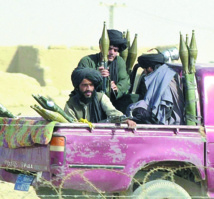 Le mollah Mansour, bras droit du mollah Omar, lui succède à la tête des Talibans afghans