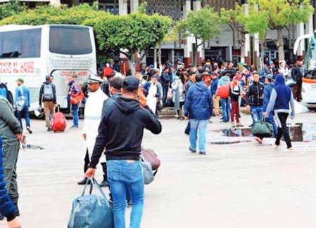 A Casablanca, c’est l’heure du grand rush de l’Aïd à l’irrésistible appel du Sud A Casablanca, c’est l’heure du grand rush de l’Aïd à l’irrésistible appel du Sud