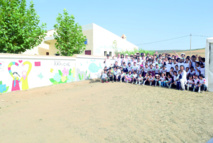 Des volontaires coréens égaient des élèves du village de Ben Smime Des volontaires coréens égaient des élèves du village de Ben Smime