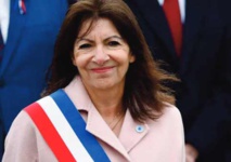 Anne Hidalgo annonce qu'elle se baignera dans la Seine la semaine du 15 juillet Anne Hidalgo annonce qu'elle se baignera dans la Seine la semaine du 15 juillet