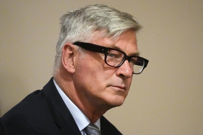 Alec Baldwin en procès pour le tir mortel sur le tournage de "Rust" Alec Baldwin en procès pour le tir mortel sur le tournage de "Rust"