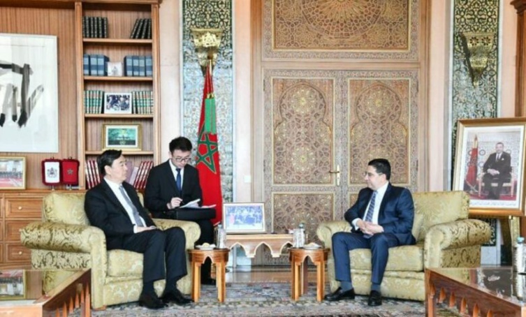 Nasser Bourita s’entretient avec l’envoyé spécial du gouvernement chinois pour le Moyen-Orient et président du Conseil des représentants bahreïni Nasser Bourita s’entretient avec l’envoyé spécial du gouvernement chinois pour le Moyen-Orient et président du Conseil des représentants bahreïni