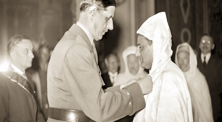 S.M Mohammed V fait Compagnon de la Libération par le général Charles de Gaulle. S.M Mohammed V fait Compagnon de la Libération par le général Charles de Gaulle.