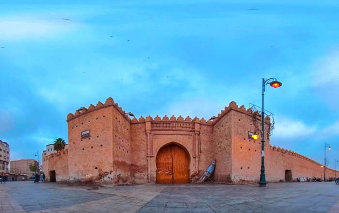 Place Bab Sidi Abdelouahab à Oujda: Un patrimoine historique et un célèbre espace de divertissement Place Bab Sidi Abdelouahab à Oujda: Un patrimoine historique et un célèbre espace de divertissement
