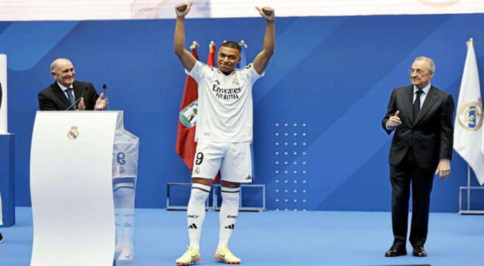 Mbappé réalise "son rêve" et enflamme Madrid: "Je vais donner ma vie pour ce club" Mbappé réalise "son rêve" et enflamme Madrid: "Je vais donner ma vie pour ce club"