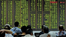 La Bourse de Shanghai chute encore, Pékin garde le silence La Bourse de Shanghai chute encore, Pékin garde le silence