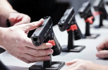 Aux Etats-Unis, c’est près d'une arme à feu par habitant et autant de lois que d'Etats Aux Etats-Unis, c’est près d'une arme à feu par habitant et autant de lois que d'Etats