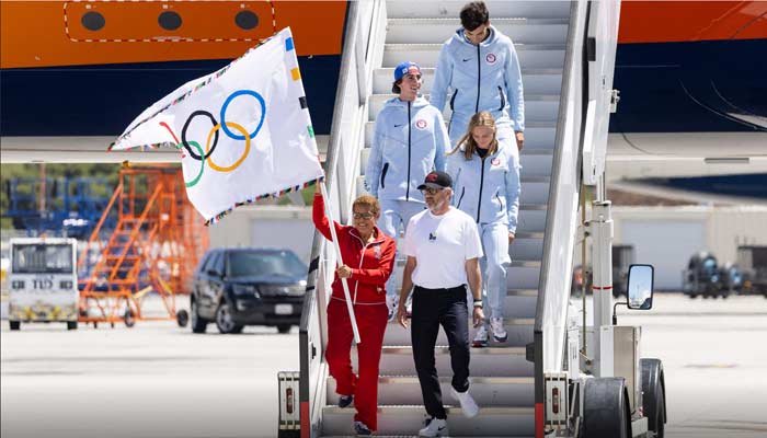 Le drapeau olympique arrive à Los Angeles et, avec lui, la "pression" pour 2028 Le drapeau olympique arrive à Los Angeles et, avec lui, la "pression" pour 2028