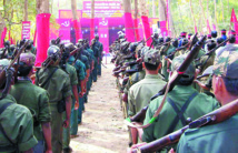 En Inde, les communautés tribales prises au piège de la guérilla maoïste En Inde, les communautés tribales prises au piège de la guérilla maoïste