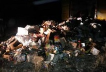 Destruction de produits alimentaires impropres à la consommation à Salé Destruction de produits alimentaires impropres à la consommation à Salé