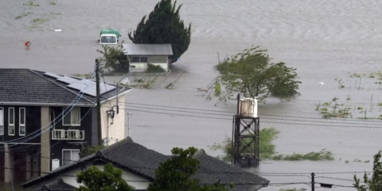 Le Japon frappé par un typhon extrêmement puissant Le Japon frappé par un typhon extrêmement puissant