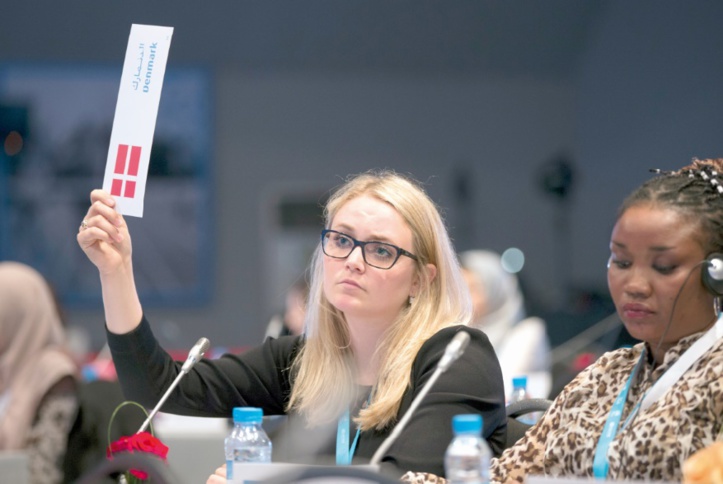 Mettre fin à toutes les formes de discrimination et de stigmatisation à l'égard des jeunes filles Mettre fin à toutes les formes de discrimination et de stigmatisation à l'égard des jeunes filles