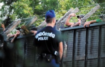 Les migrants bloqués à la frontière hongroise en quête d'autres routes vers l’Allemagne Les migrants bloqués à la frontière hongroise en quête d'autres routes vers l’Allemagne