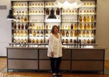 Flacons anciens et alambics, le parfum se révèle dans un nouveau musée à Paris