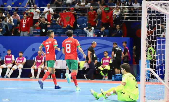 Mondial-2024 de futsal: Derrière les Lions de l’Atlas, le soutien indéfectible des supporters marocains Mondial-2024 de futsal: Derrière les Lions de l’Atlas, le soutien indéfectible des supporters marocains