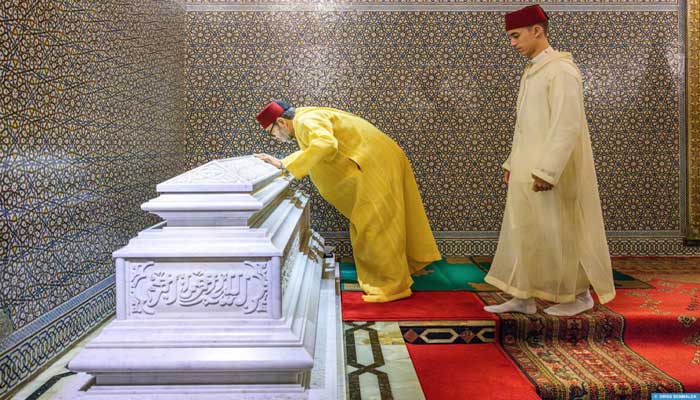 SM le Roi, Amir Al-Mouminine, préside une veillée religieuse en commémoration du 26ème anniversaire de la disparition de Feu SM le Roi Hassan II SM le Roi, Amir Al-Mouminine, préside une veillée religieuse en commémoration du 26ème anniversaire de la disparition de Feu SM le Roi Hassan II