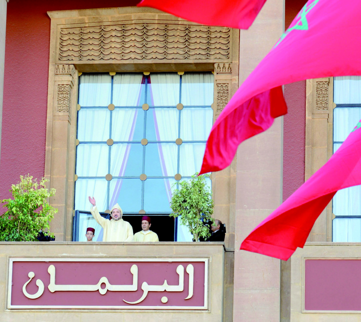 Dans son discours devant les deux Chambres du Parlement S.M le Roi : Les questions nationales majeures exigent de faire prévaloir l'esprit de consensus constructif Dans son discours devant les deux Chambres du Parlement S.M le Roi : Les questions nationales majeures exigent de faire prévaloir l'esprit de consensus constructif