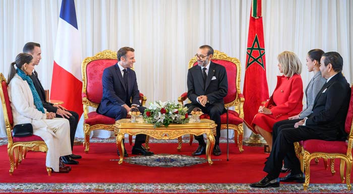 S.M le Roi Mohammed VI s’entretient avec S.E.M. Emmanuel Macron S.M le Roi Mohammed VI s’entretient avec S.E.M. Emmanuel Macron