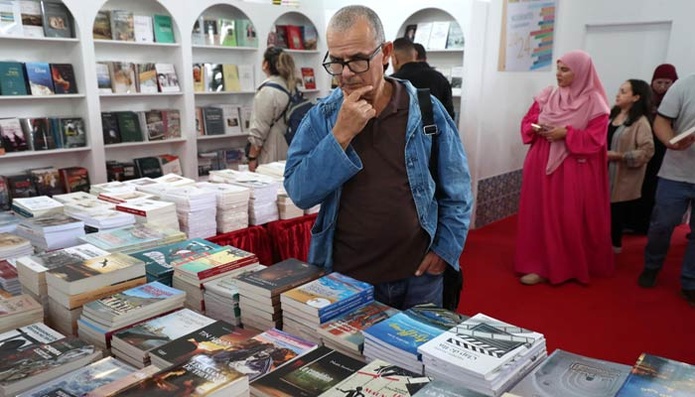 A Alger, des regrets pour l'absence du roman de Kamel Daoud au Salon du livre A Alger, des regrets pour l'absence du roman de Kamel Daoud au Salon du livre