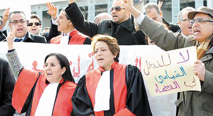 Les magistrats portent de nouveau le brassard en signe de protestation Les magistrats portent de nouveau le brassard en signe de protestation