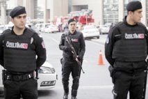 La police turque prend d'assaut deux télévisions de l'opposition La police turque prend d'assaut deux télévisions de l'opposition