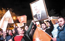 Erdogan de nouveau seul aux commandes après son triomphe électoral Erdogan de nouveau seul aux commandes après son triomphe électoral