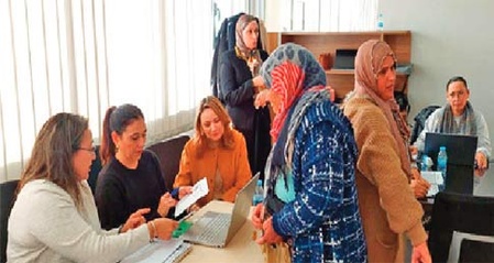 Une opération de sélection des ouvrières agricoles pour travailler en Espagne Une opération de sélection des ouvrières agricoles pour travailler en Espagne
