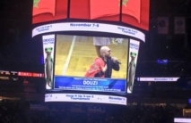 Chants et drapeaux marocains dans un match de la NBA à Orlando Chants et drapeaux marocains dans un match de la NBA à Orlando