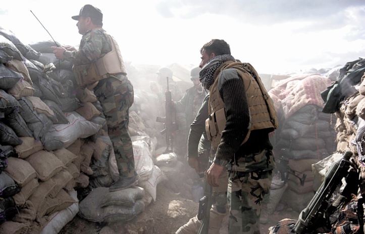 Vaste offensive kurde contre l'EI pour reprendre Sinjar en Irak Vaste offensive kurde contre l'EI pour reprendre Sinjar en Irak