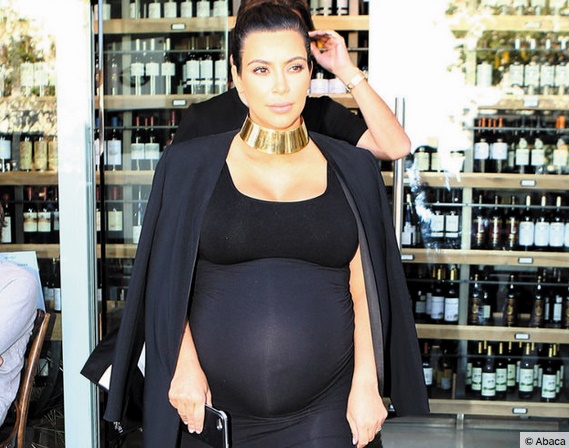 Kim Kardashian, accouchement imminent ? Les médecins veulent le declencher