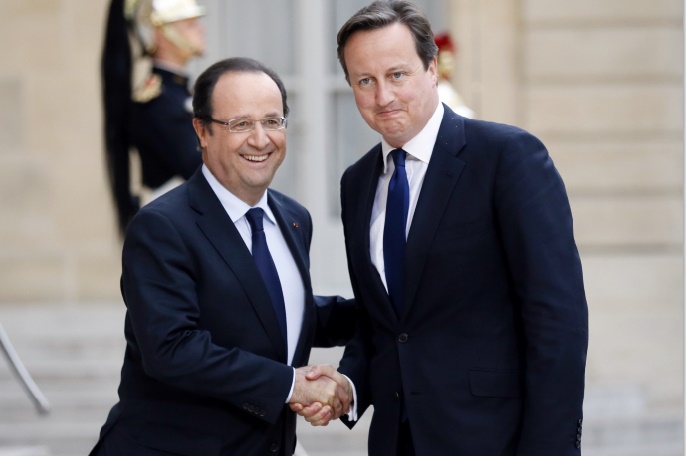 Cameron plaide au côté de Hollande pour des frappes en Syrie Cameron plaide au côté de Hollande pour des frappes en Syrie