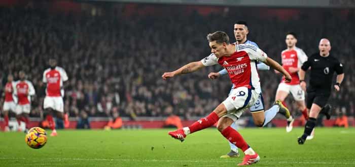 Premier League: Arsenal s'offre Tottenham et revient vers Liverpool Premier League: Arsenal s'offre Tottenham et revient vers Liverpool