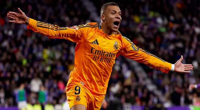 "Heureux" après son triplé, Mbappé juge son adaptation réussie
"Heureux" après son triplé, Mbappé juge son adaptation réussie