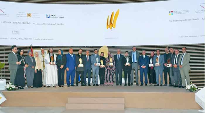 Les lauréats de la 6ème édition du "Prix de l'enseignant de l'année 2024" récompensés Les lauréats de la 6ème édition du "Prix de l'enseignant de l'année 2024" récompensés