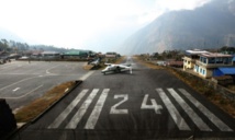 Au Népal, le séisme a mis l'aéroport le plus dangereux du monde à rude épreuve